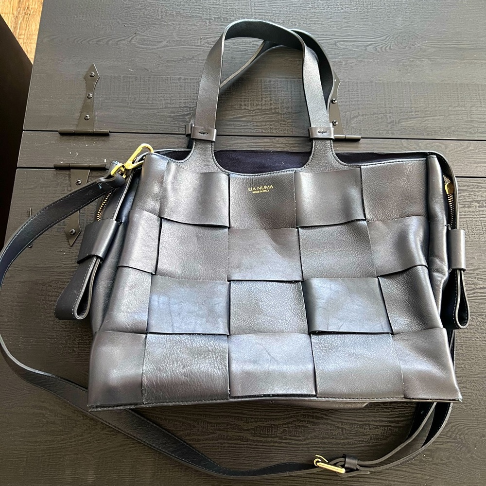 Lia Numa navy blue shoulder/crossbody leather bag